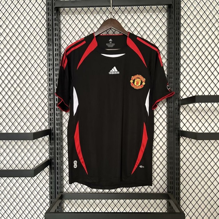 Retro Manchester United adidas black