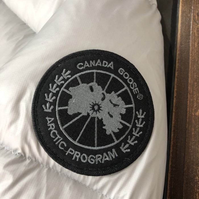 CANADA GOOSE Down Jackets
