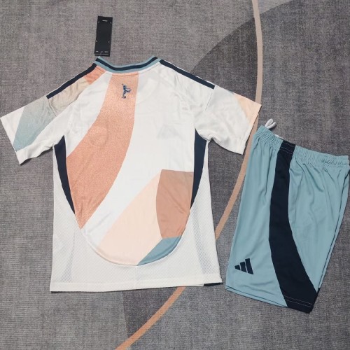 25/26 Spain Away kids kit