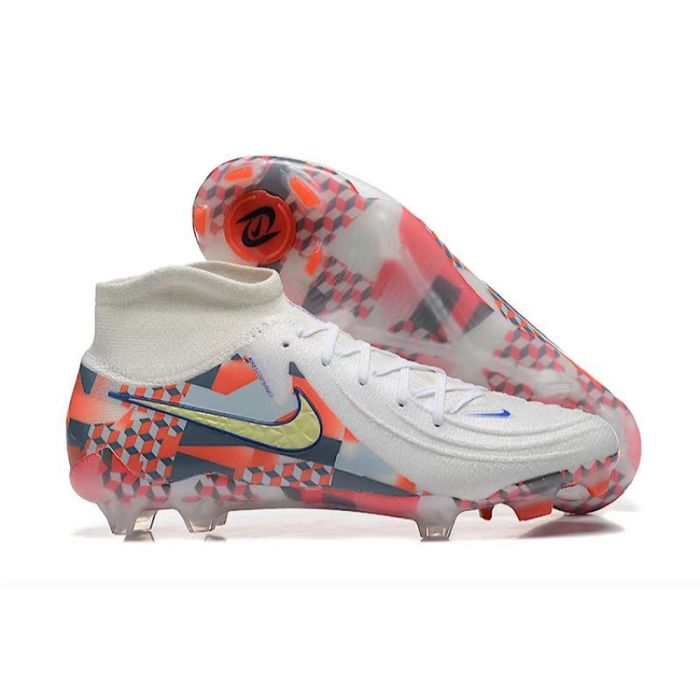 Nike Phantom Luna FG football boots