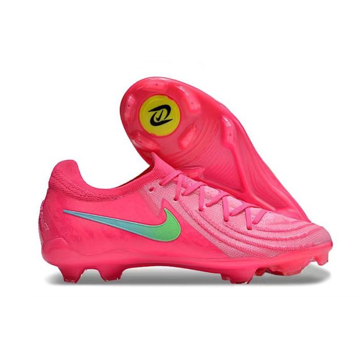 Nike Phantom Luna FG football boots