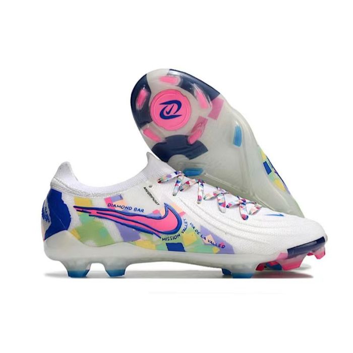 Nike Phantom Luna FG football boots