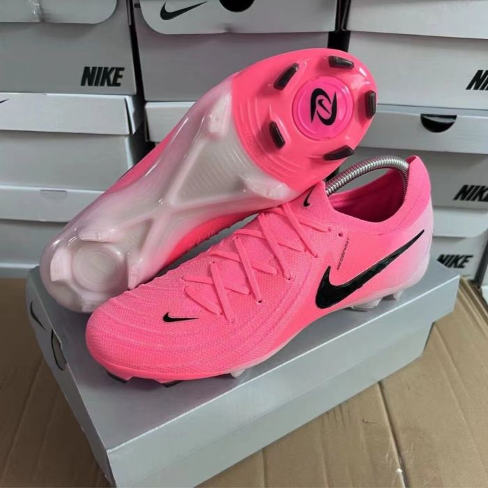 Nike Phantom Luna FG football boots