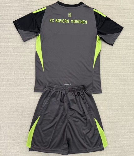 25/26 bayern munich goalkeeper Adult Set black