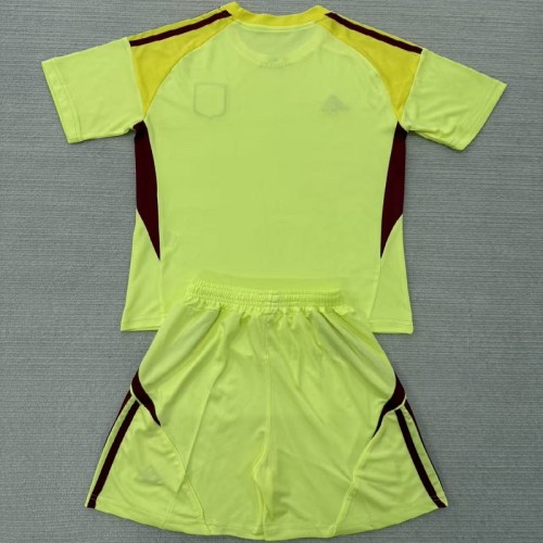 25/26 Aston Villa yellow goalkeeper  Adult Set