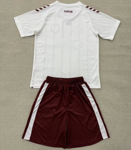 25/26 Heart Away kids kit