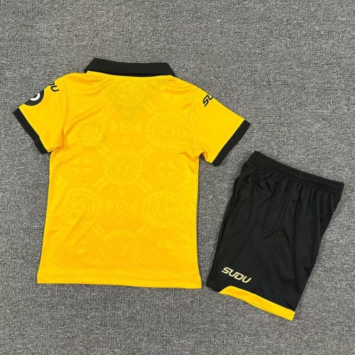 25/26 Wolverhampton Wanderers home kids kit