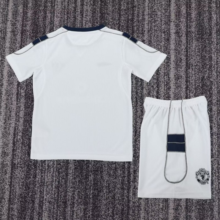 Retro 00/01 Manchester United Away kids kit