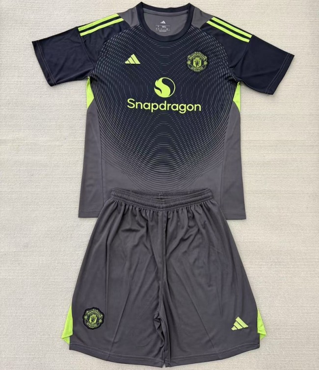 25/26 Manchester United goalkeeper Adult Set black