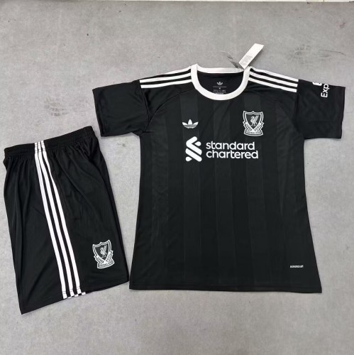 25/26 Liverpool  goalkeeper  Adult set  black