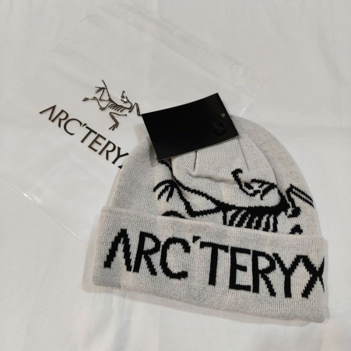 ARC'TERYX hat