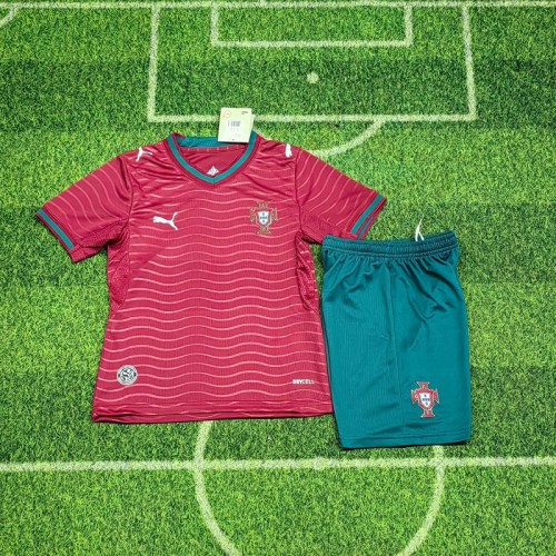 25/26 Portugal home kids kit