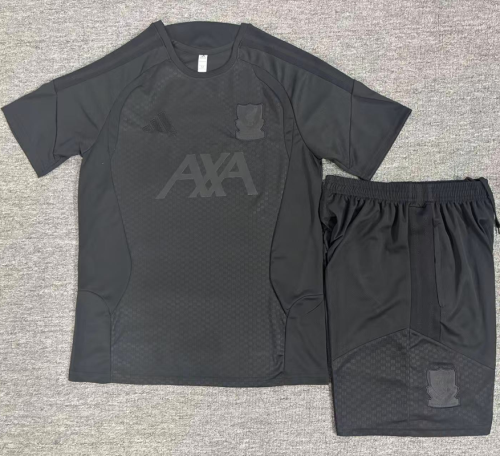 26/27 Liverpool Short sleeve training suit black