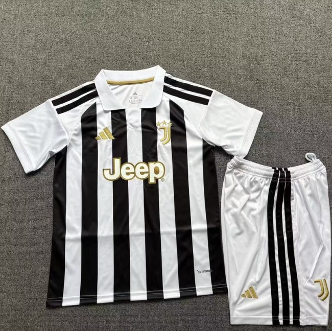 26/27Juventus home kids kit
