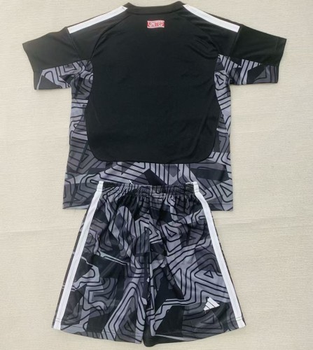 26/27 Manchester United goalkeeper kids kit