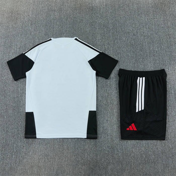 26/27 Liverpool kids Short sleeve training suit