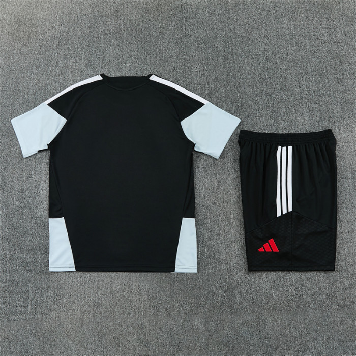26/27 Liverpool Short sleeve training suit