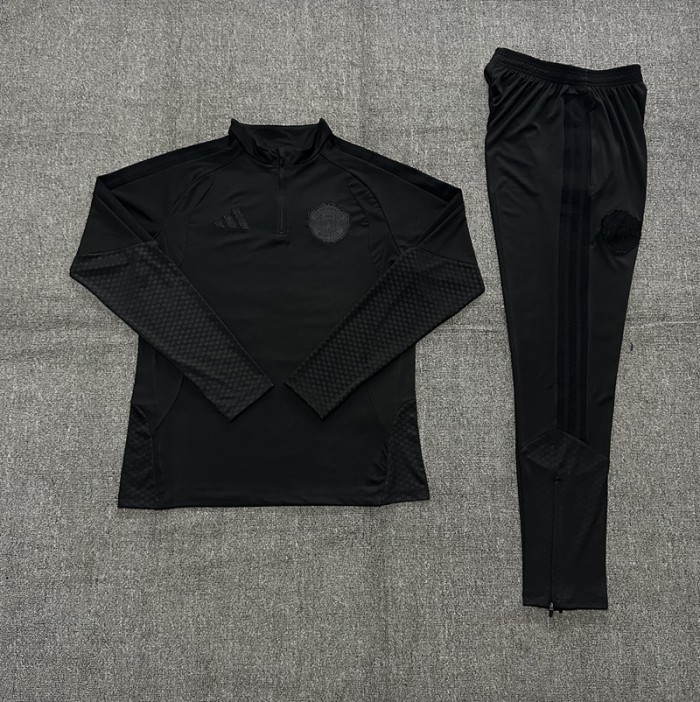 26/27 Manchester United kids training suit black