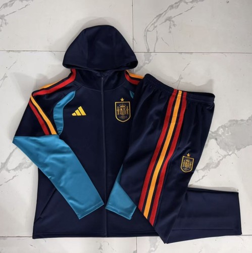 26/27 Spain Adult jacket wear a hat