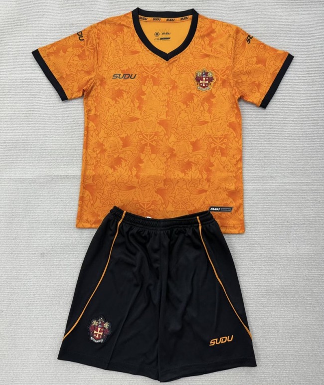 26/27 Wolverhampton Wanderers home Adult Set