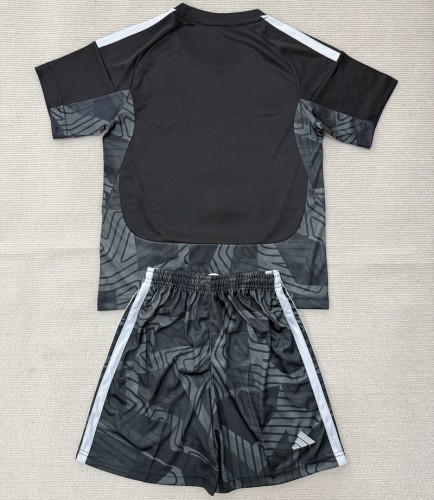 26/27 Celtic goalkeeper Adult Set Black