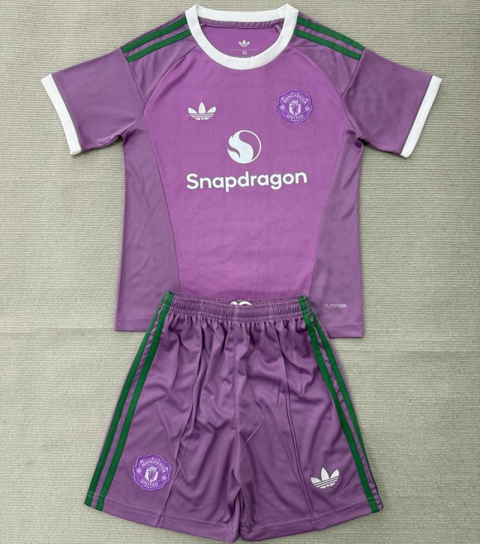26/27 Manchester United goalkeeper kids kit pink
