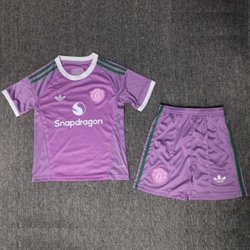 Copy 26/27 Manchester United goalkeeper kids kit pink