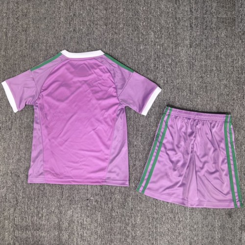 Copy 26/27 Manchester United goalkeeper kids kit pink
