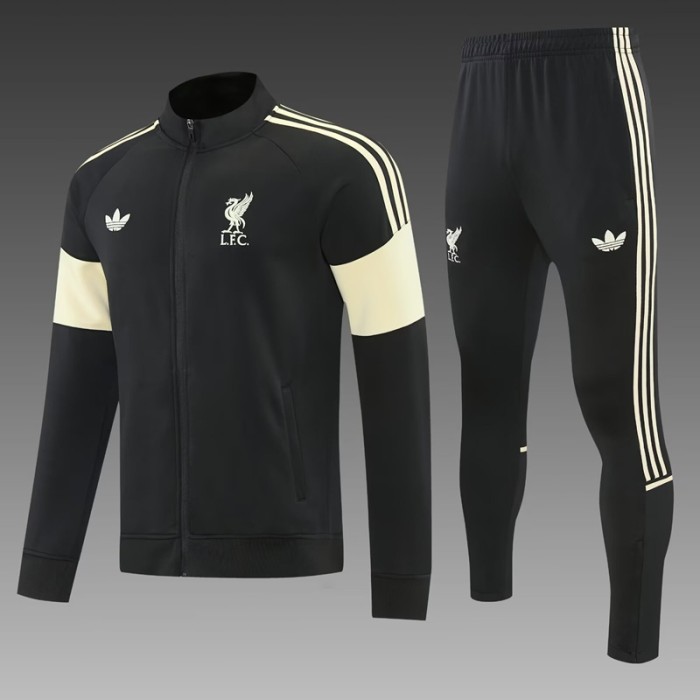 26/27 Liverpool Adult jacket black