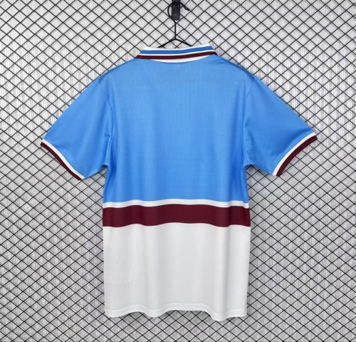 Retro 97/98 Aston Villa Away football jersey