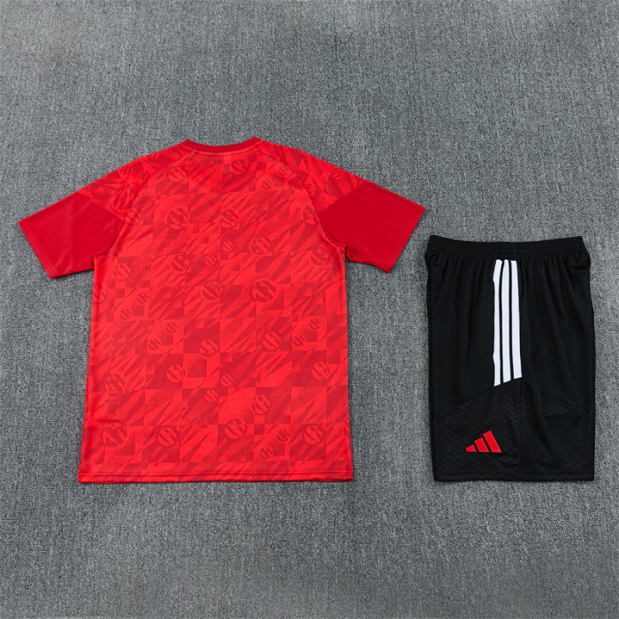 26/27 Liverpool Short sleeve training suit red