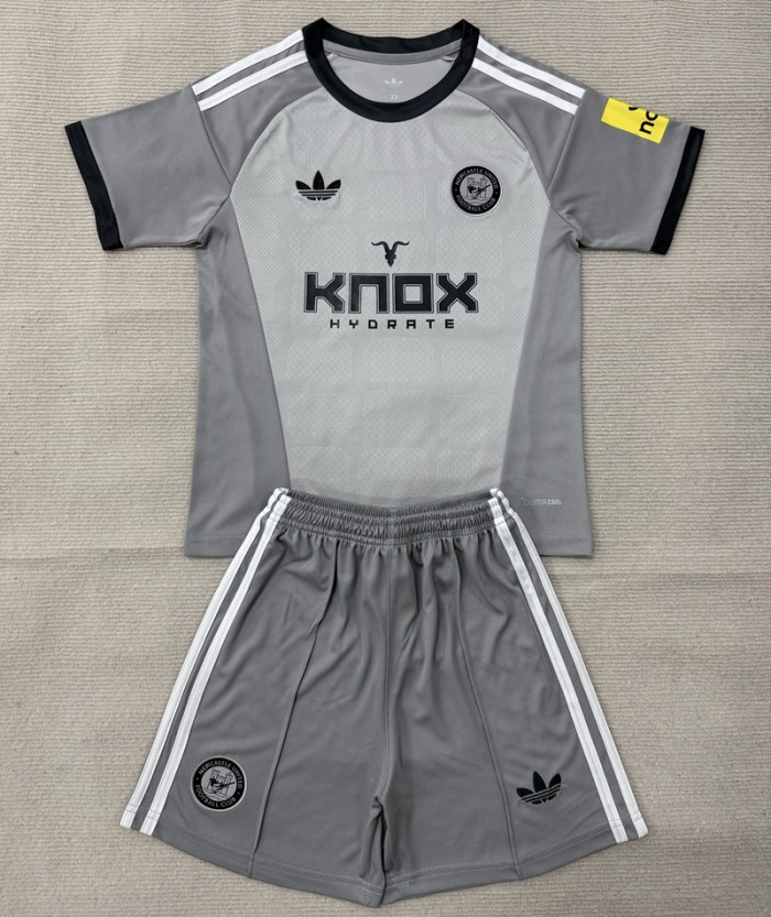 26/27 Newcastle United goalkeeper kids kit grey