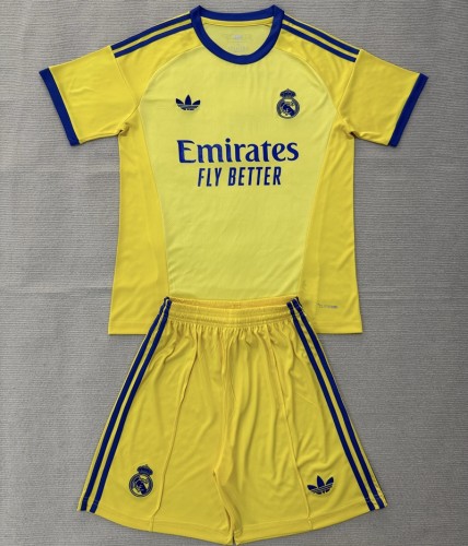 26/27 Real Madrid goalkeeper Adult Set yellow
