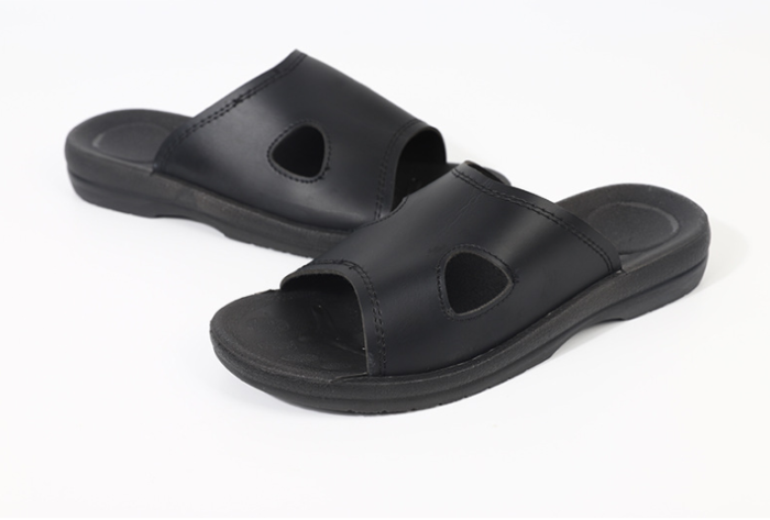 Anti static Pu thickened wear-resistant anti slip soft sole black dust-free two hole slippers