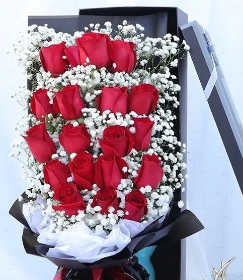 19 red roses