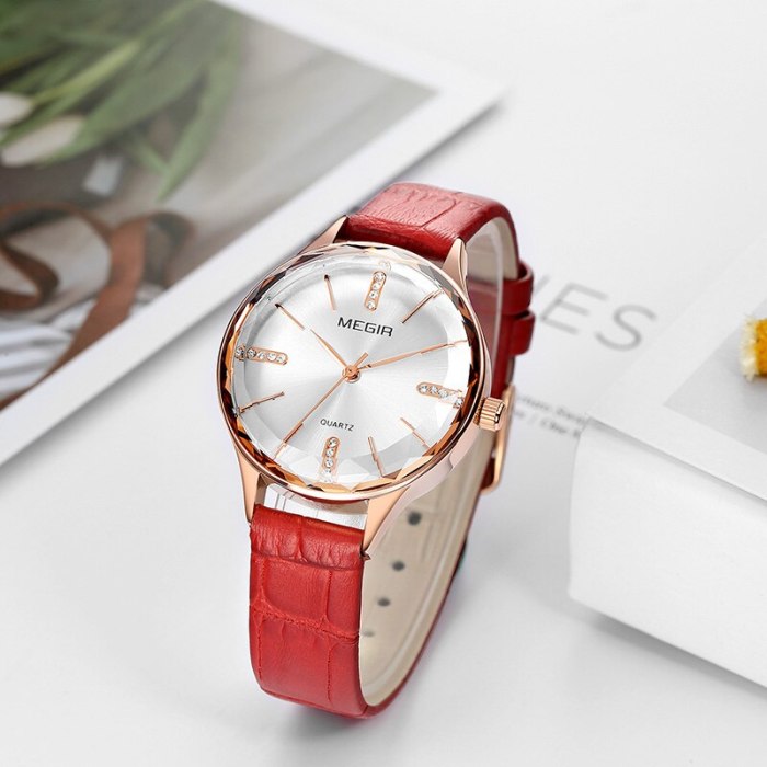 MEGIR Luxury Women Watches Reloj Mujer Blue Leather Ladies Quartz Watch Women Wristwatches Clock Relogio Feminino Dropshipping