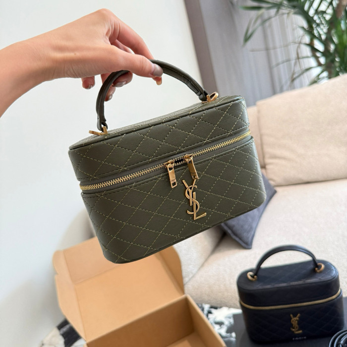 Women Classic Quilted Vanity Bag Shoulder Bag Hobo Handbags Top Handle Crossbody Bag For Daily Wear