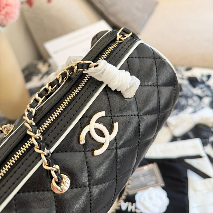 Women Quilted Leather Shoulder Bag Crossbody Bowling Bag Hobo Shopping Bag Vanity Bag Handbags