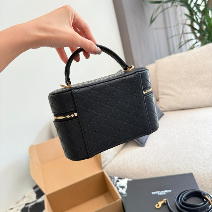 Women Classic Quilted Vanity Bag Shoulder Bag Hobo Handbags Top Handle Crossbody Bag For Daily Wear
