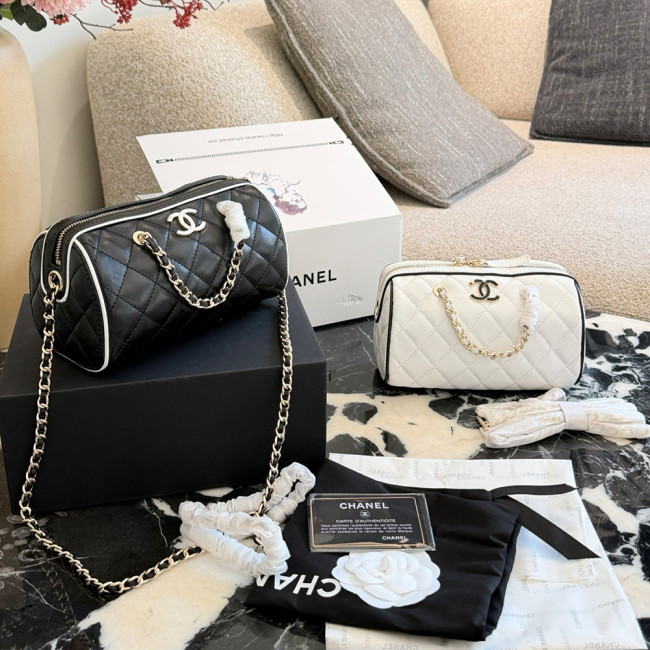 Women Quilted Leather Shoulder Bag Crossbody Bowling Bag Hobo Shopping Bag Vanity Bag Handbags