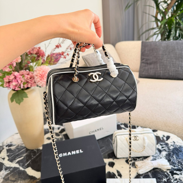 Women Quilted Leather Shoulder Bag Crossbody Bowling Bag Hobo Shopping Bag Vanity Bag Handbags