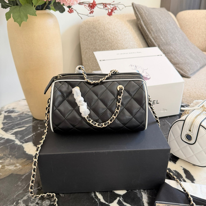 Women Quilted Leather Shoulder Bag Crossbody Bowling Bag Hobo Shopping Bag Vanity Bag Handbags