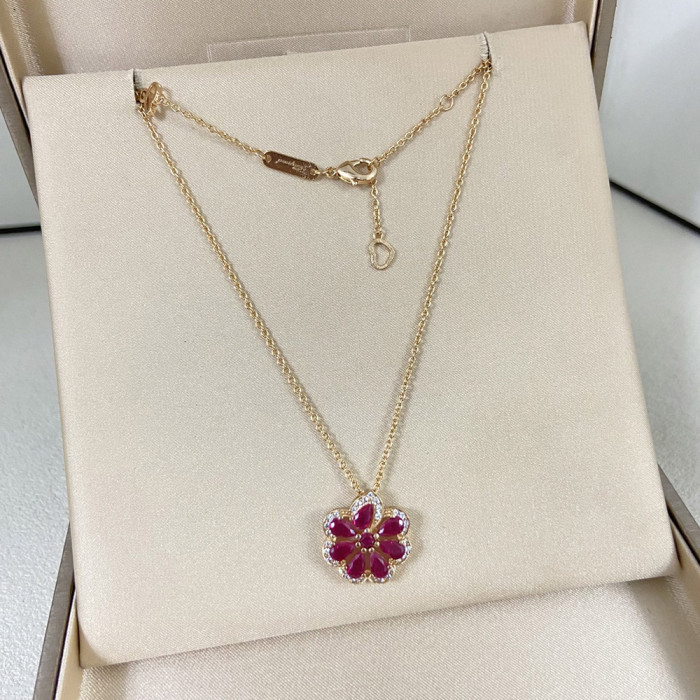 Women's Fashion Classic Pendant Necklace Versatile Accessory
