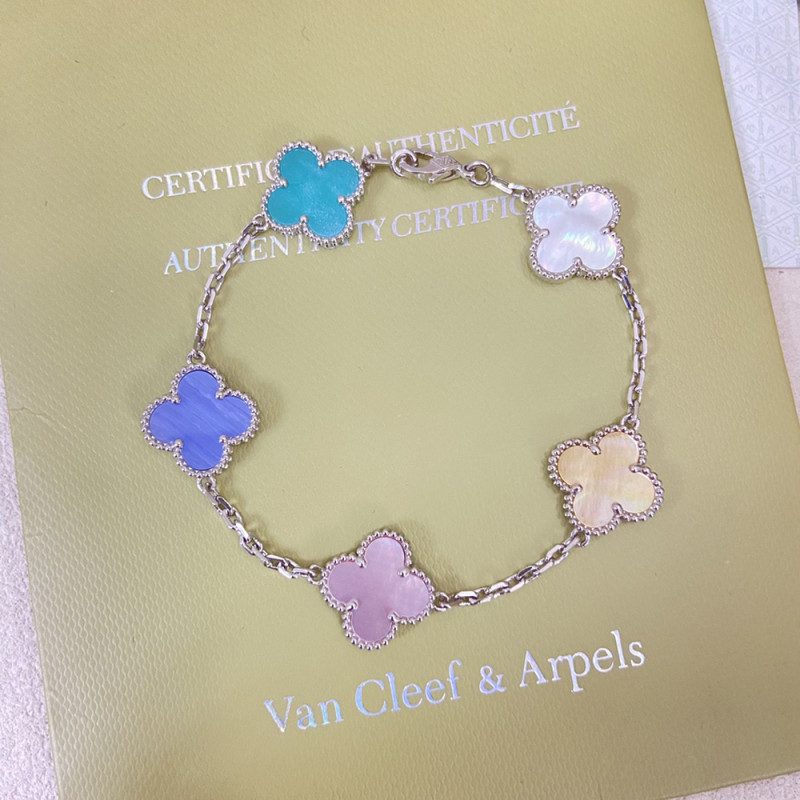 Women's Fashion Classic Bracelet Hand Decorative Bangle Versatile Accessory