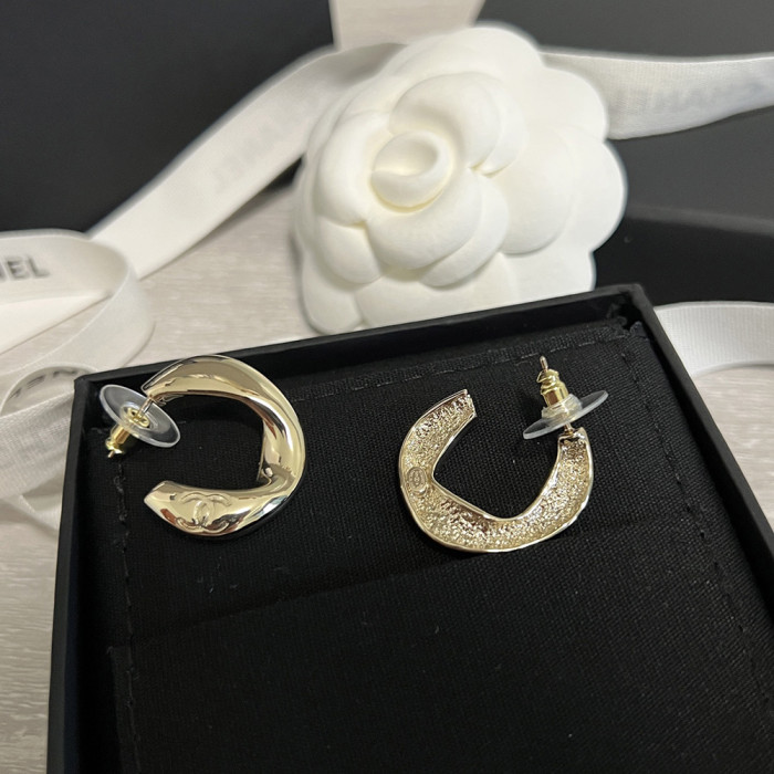 Women's Fashion Classic ear studs Dangle earrings Earwear Versatile Accessory