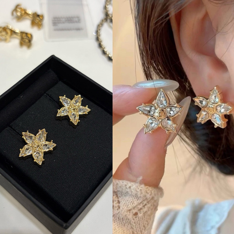 Women's Fashion Classic ear studs Dangle earrings Earwear Versatile Accessory