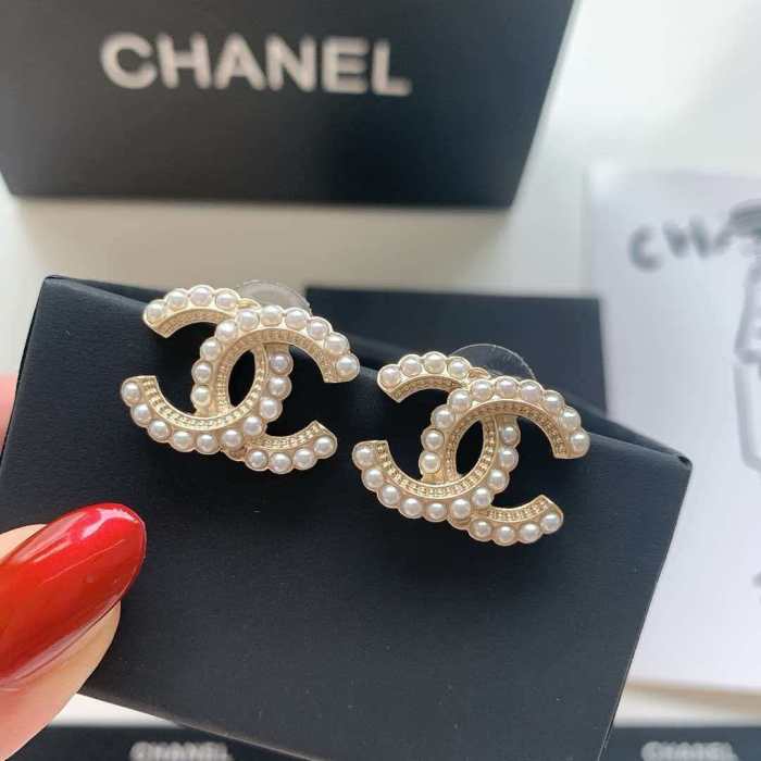 Women's Fashion Classic ear studs Dangle earrings Earwear Versatile Accessory