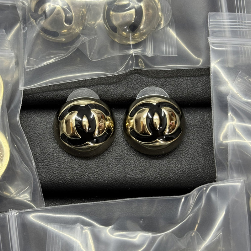 Women's Fashion Classic ear studs Dangle earrings Earwear Versatile Accessory
