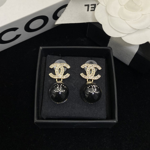 Women's Fashion Classic ear studs Dangle earrings Earwear Versatile Accessory