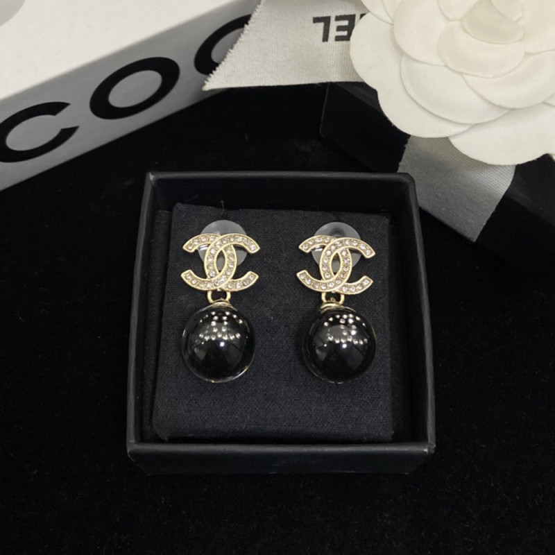 Women's Fashion Classic ear studs Dangle earrings Earwear Versatile Accessory